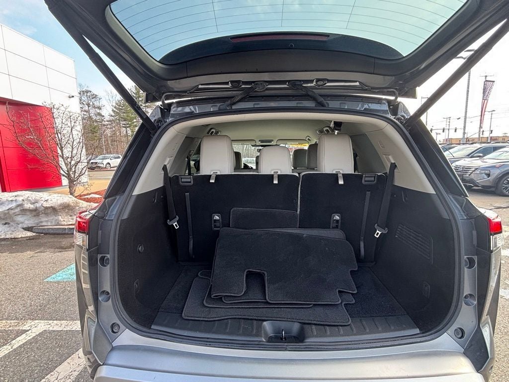 2023 Nissan Pathfinder SL