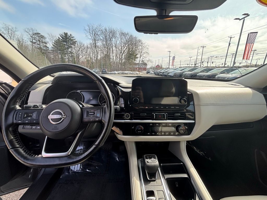 2023 Nissan Pathfinder SL