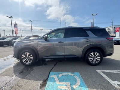 2023 Nissan Pathfinder SL