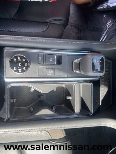 2023 Nissan Pathfinder SL
