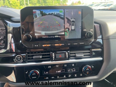2023 Nissan Pathfinder SL