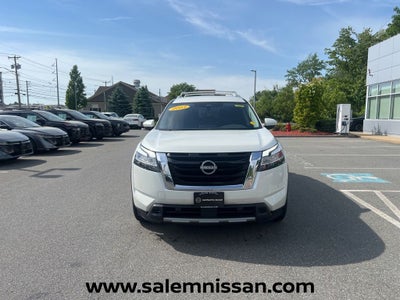 2023 Nissan Pathfinder SL