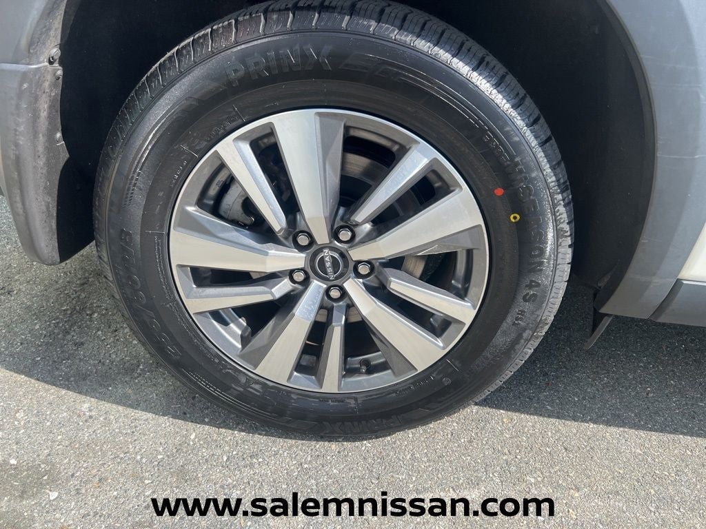 2023 Nissan Pathfinder SL