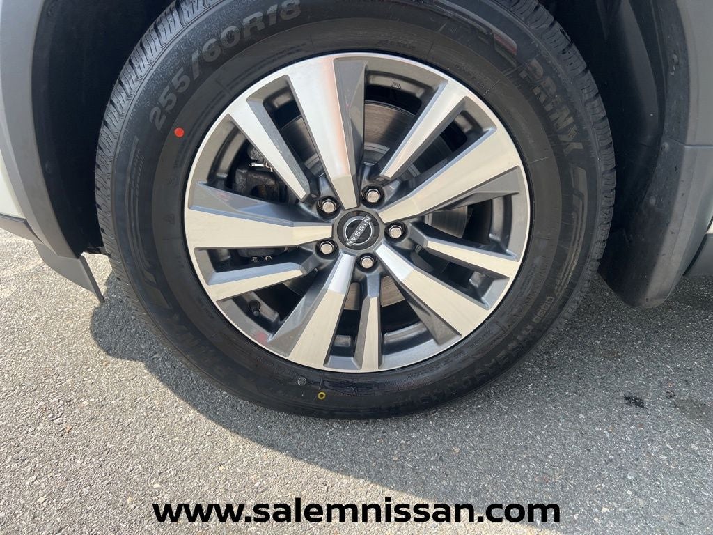 2023 Nissan Pathfinder SL