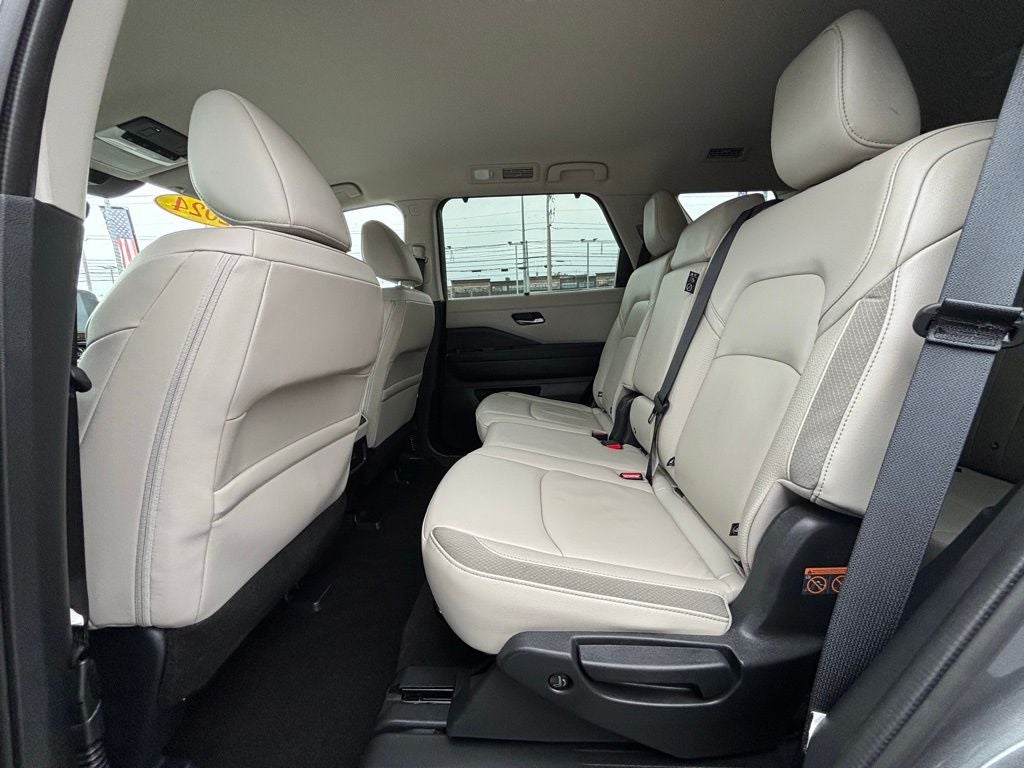 2024 Nissan Pathfinder SL