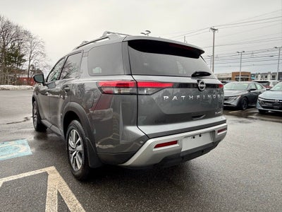2024 Nissan Pathfinder SL