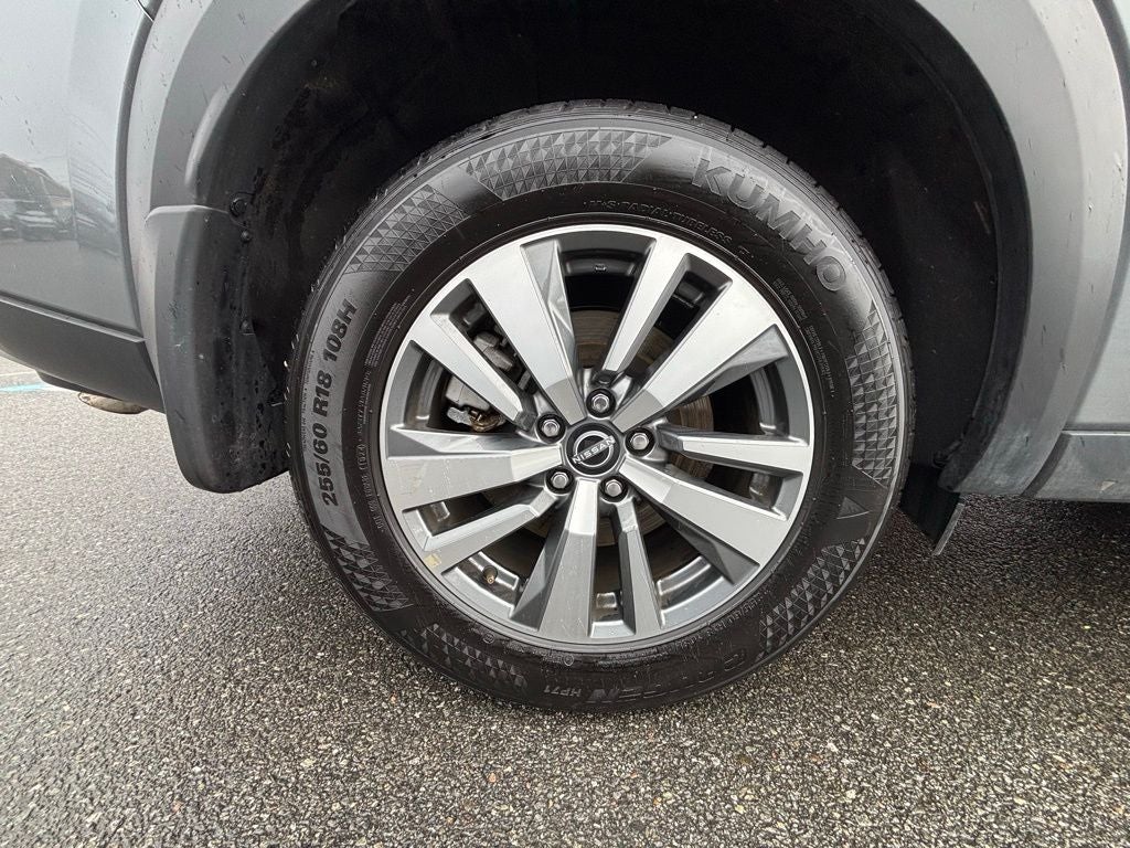 2024 Nissan Pathfinder SL