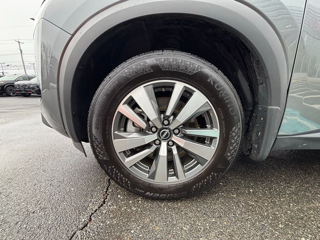 2024 Nissan Pathfinder SL