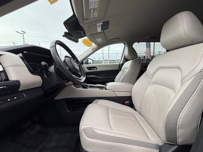2024 Nissan Pathfinder SL