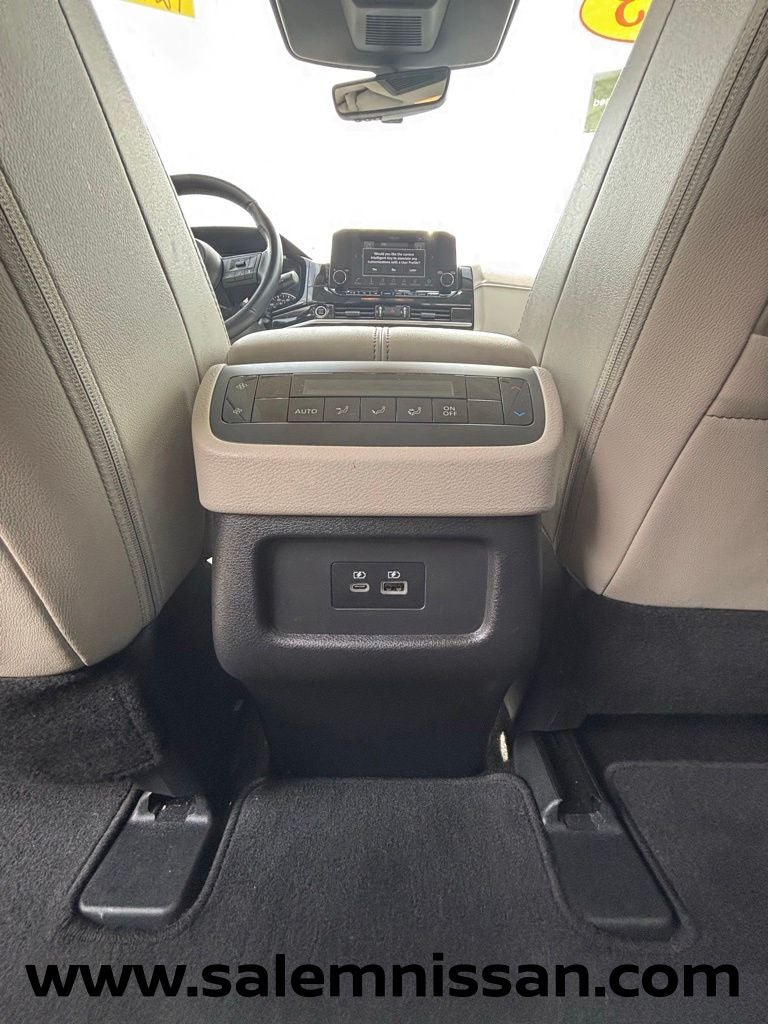 2023 Nissan Pathfinder SL