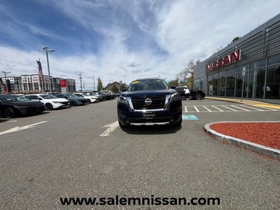 2023 Nissan Pathfinder SL