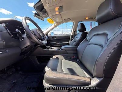 2023 Nissan Pathfinder SL