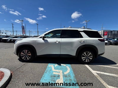 2023 Nissan Pathfinder SL