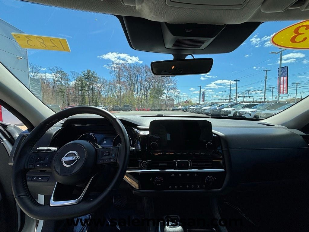 2023 Nissan Pathfinder SL
