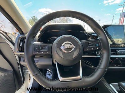 2023 Nissan Pathfinder SL