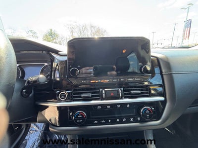 2023 Nissan Pathfinder SL
