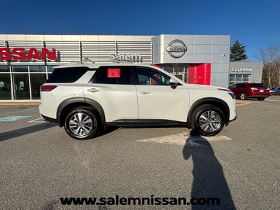 2025 Nissan Pathfinder SL