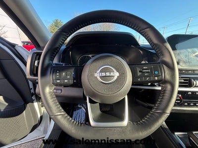 2025 Nissan Pathfinder SL