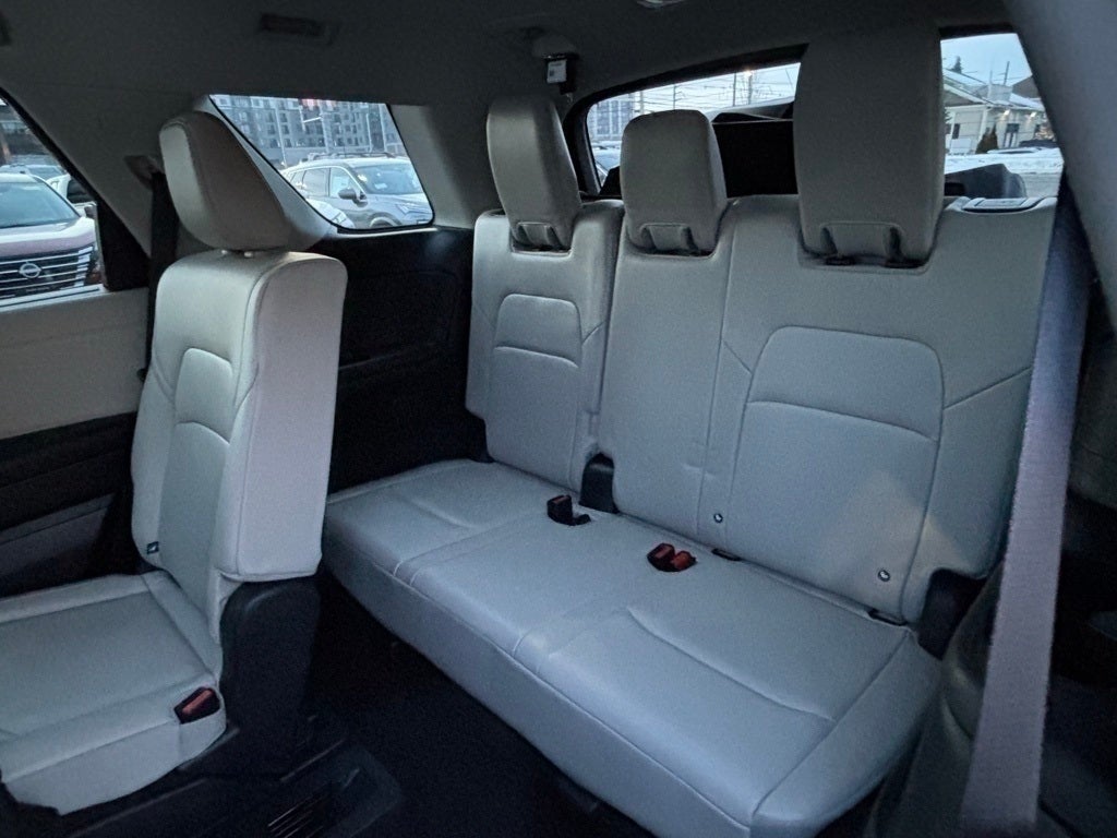 2023 Nissan Pathfinder SL