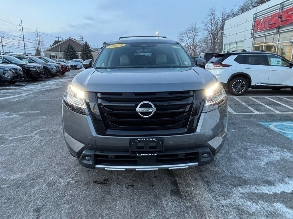 2023 Nissan Pathfinder SL