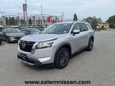 2023 Nissan Pathfinder SL