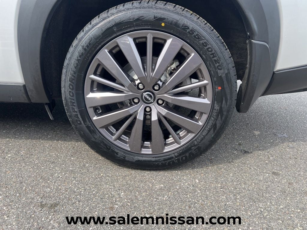 2023 Nissan Pathfinder SL