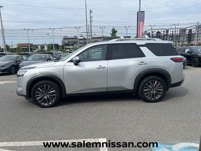 2023 Nissan Pathfinder SL