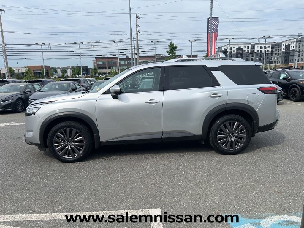 2023 Nissan Pathfinder SL