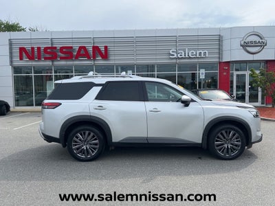 2023 Nissan Pathfinder SL