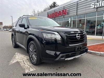 2023 Nissan Pathfinder SL