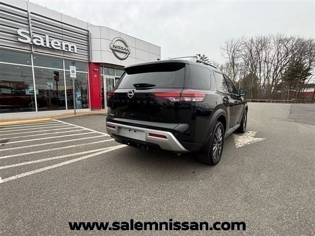 2023 Nissan Pathfinder SL