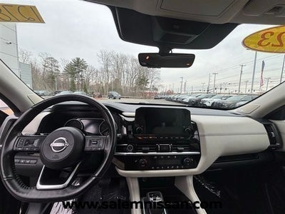 2023 Nissan Pathfinder SL