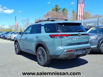 2026 Nissan Pathfinder SL