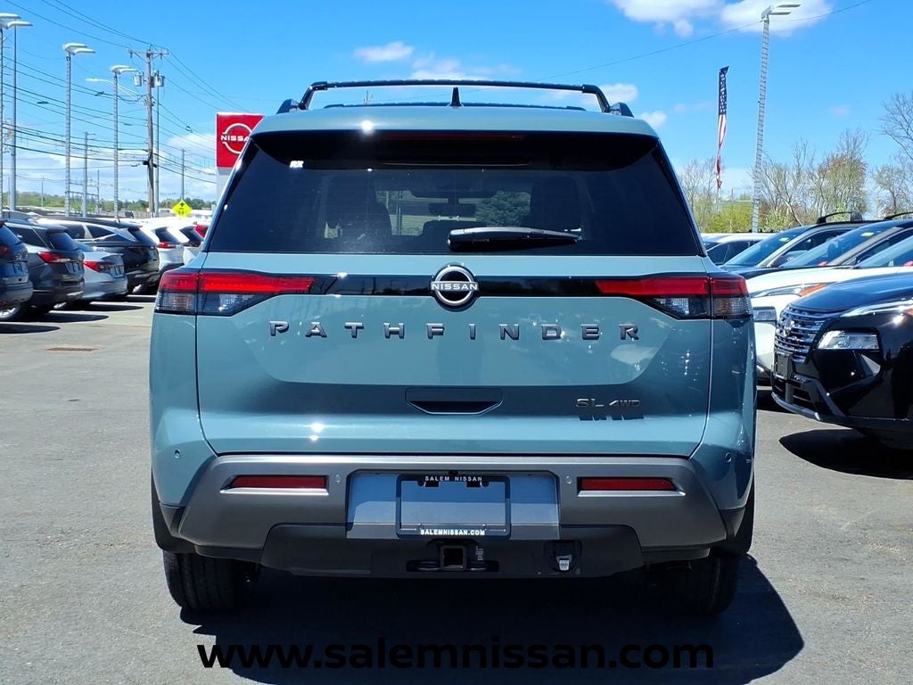 2026 Nissan Pathfinder SL