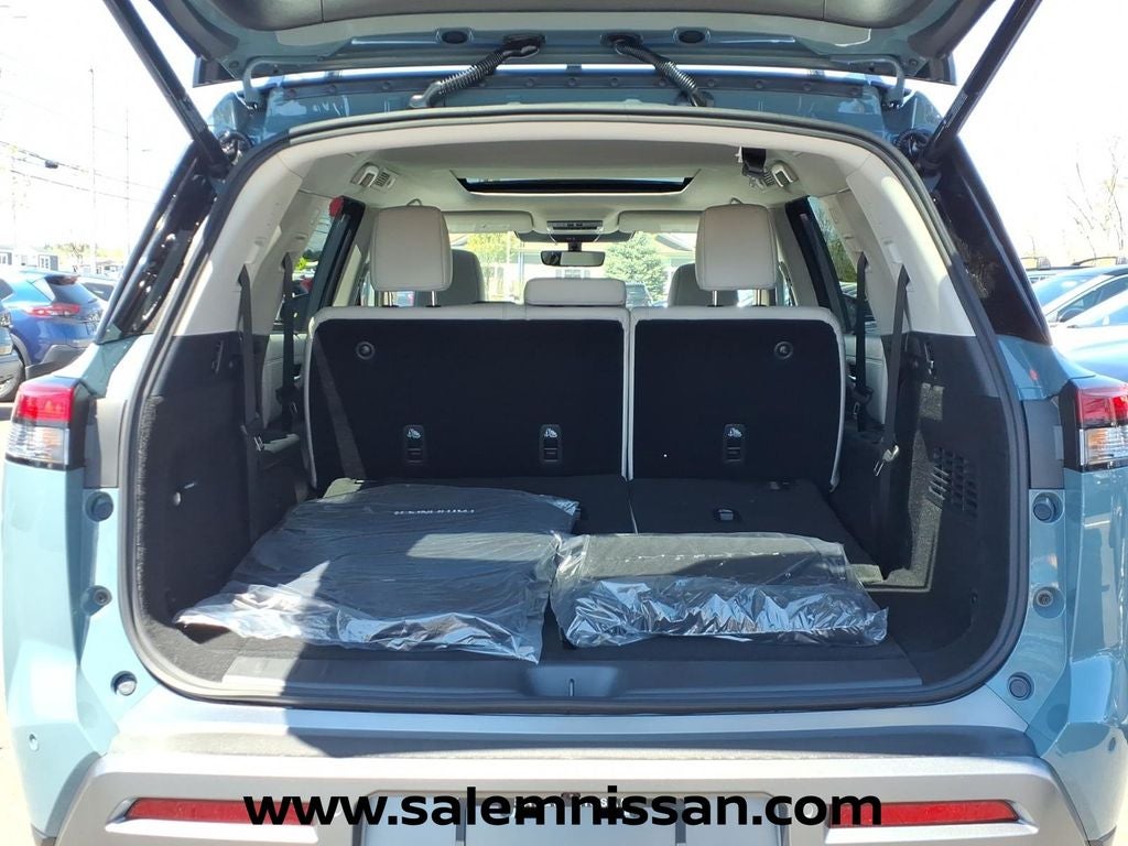 2026 Nissan Pathfinder SL