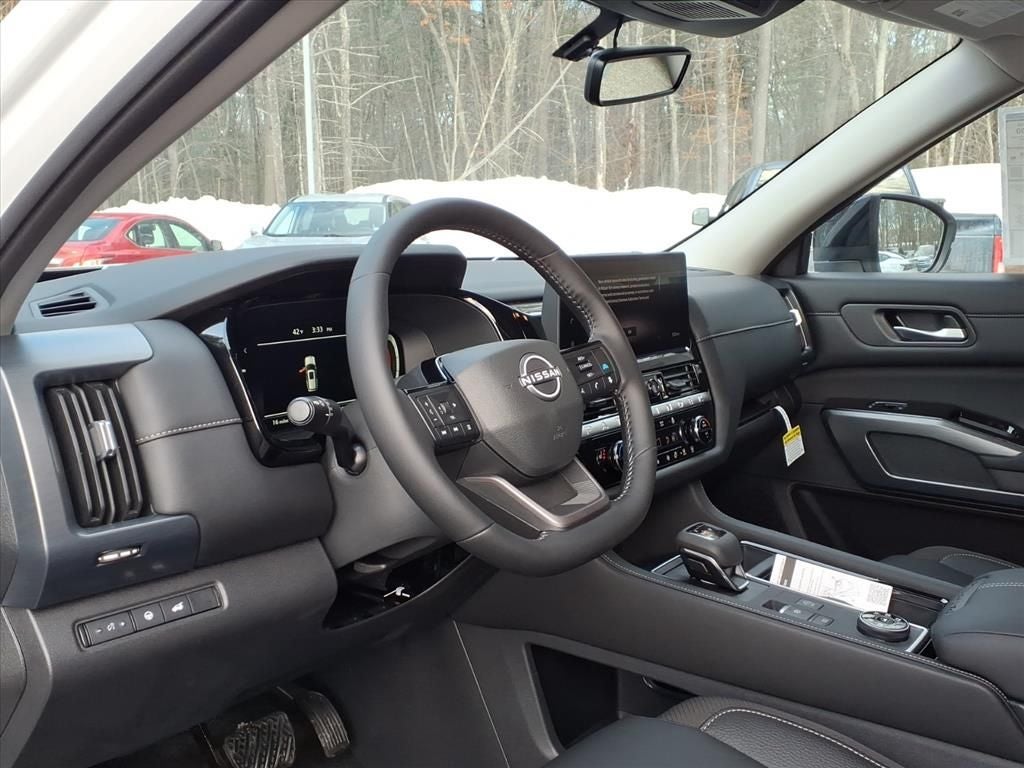 2026 Nissan Pathfinder SL