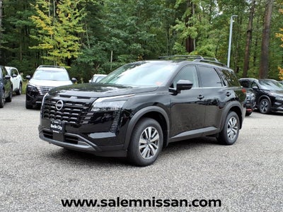 2026 Nissan Pathfinder SL