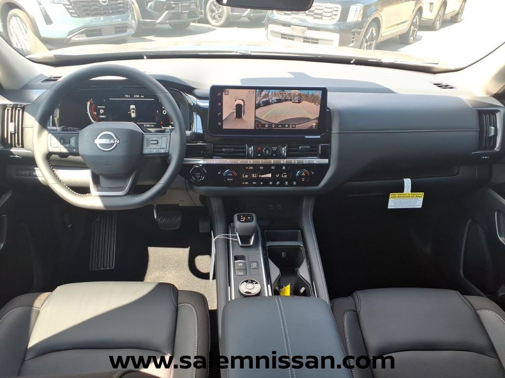 2026 Nissan Pathfinder SL