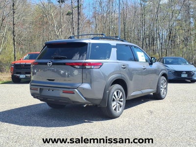 2026 Nissan Pathfinder SL