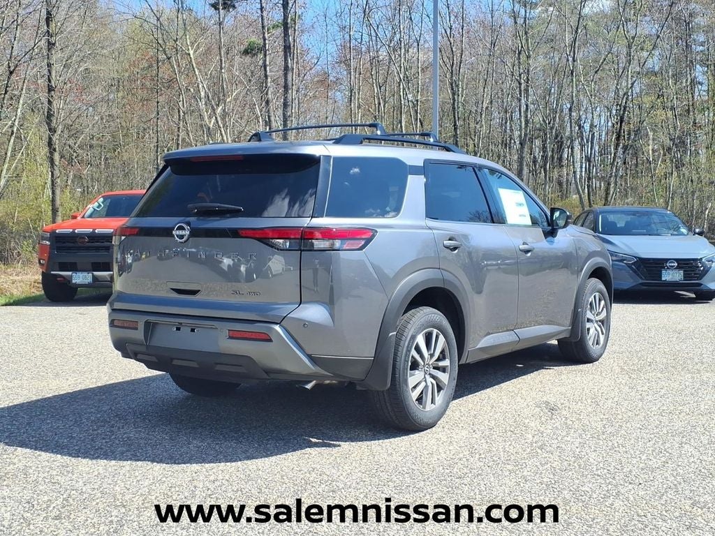 2026 Nissan Pathfinder SL