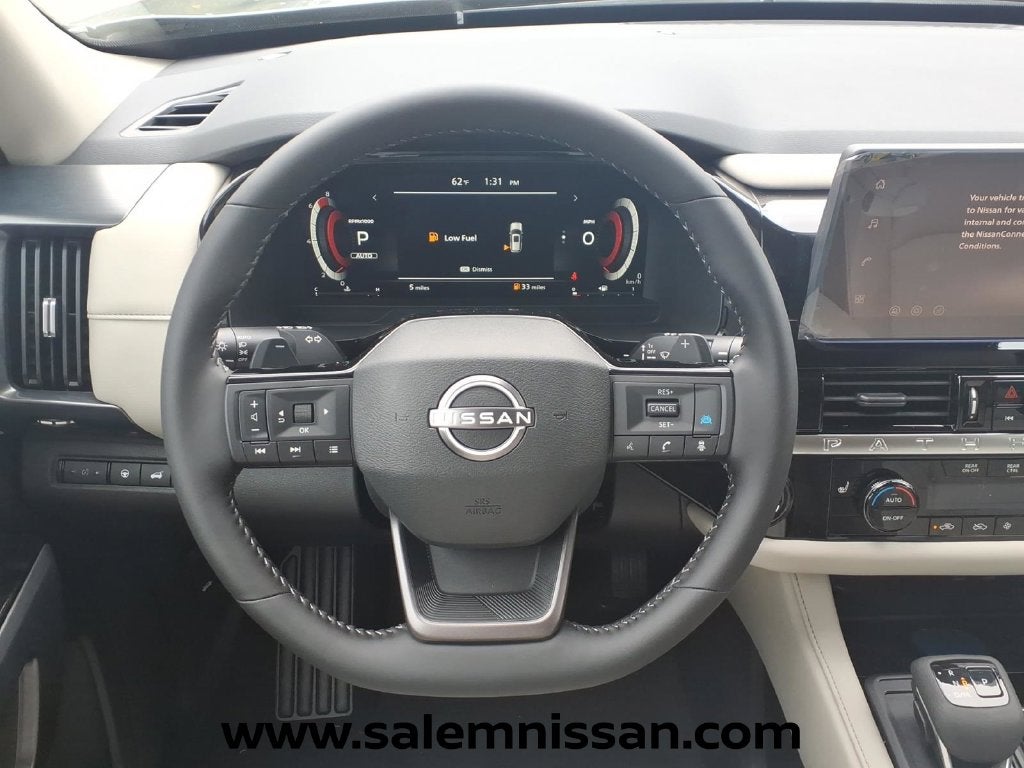 2026 Nissan Pathfinder SL