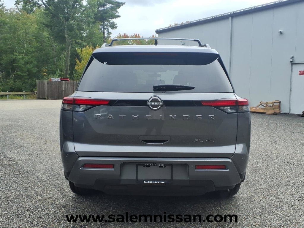 2026 Nissan Pathfinder SL