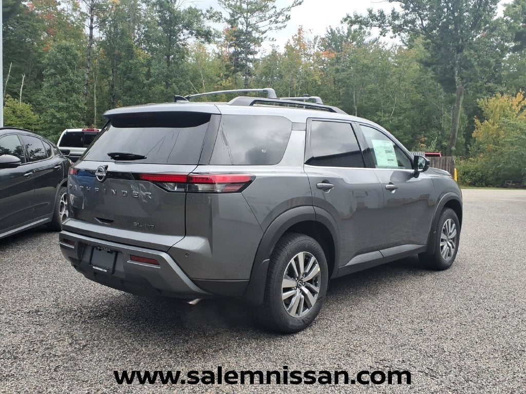 2026 Nissan Pathfinder SL
