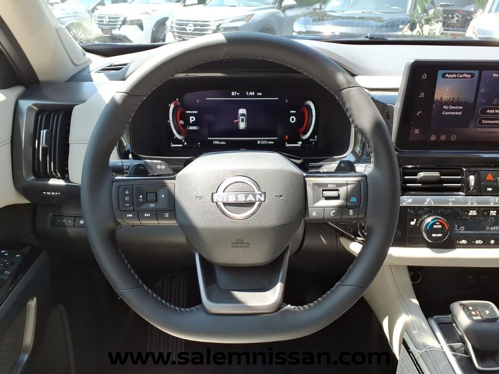 2026 Nissan Pathfinder SL