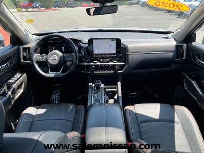2025 Nissan Pathfinder Platinum