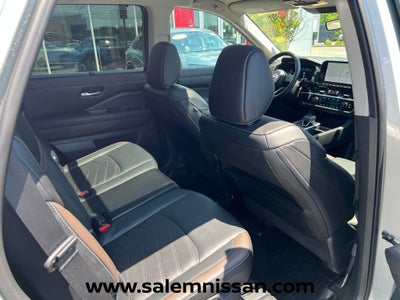 2025 Nissan Pathfinder Platinum