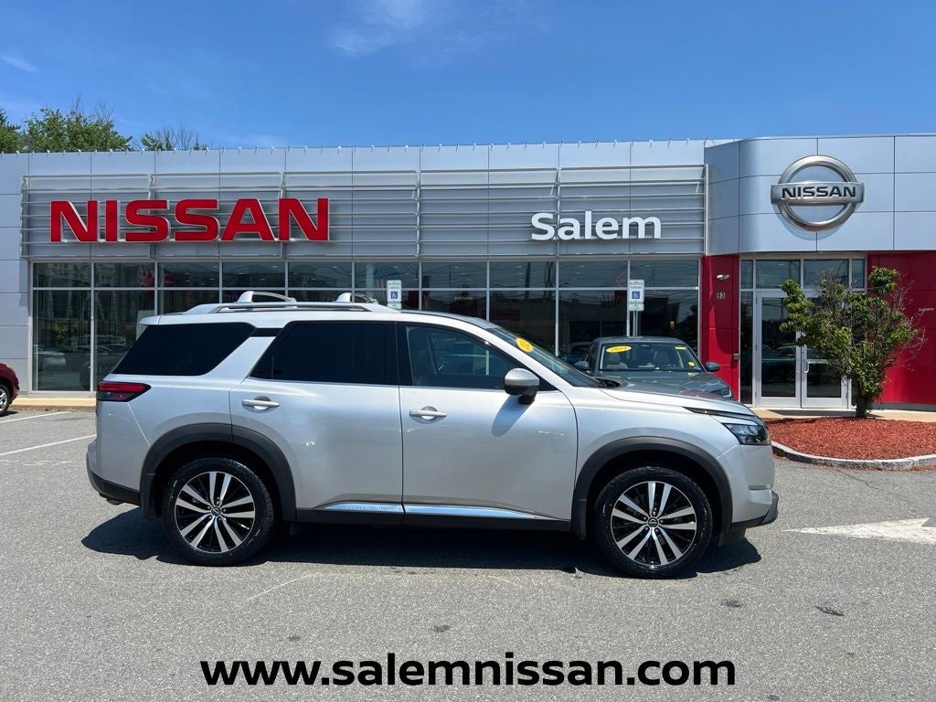 2025 Nissan Pathfinder Platinum