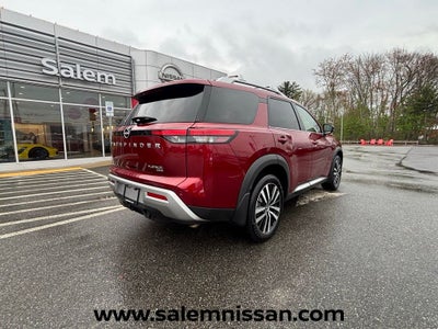 2025 Nissan Pathfinder Platinum