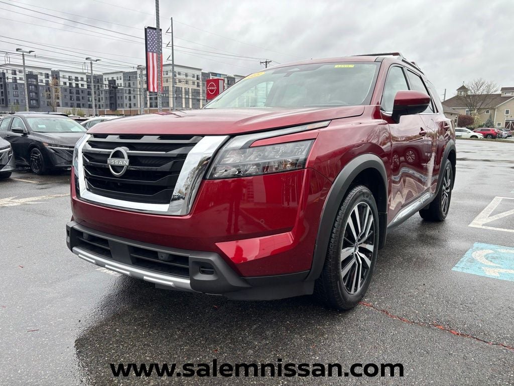 2025 Nissan Pathfinder Platinum