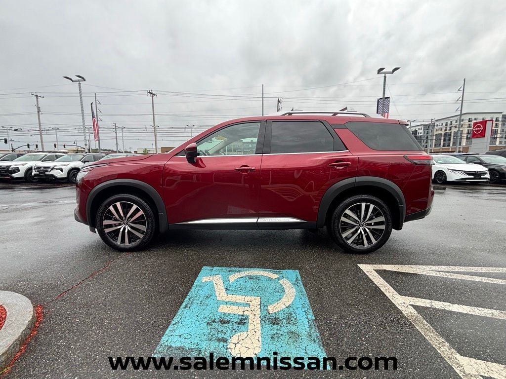 2025 Nissan Pathfinder Platinum